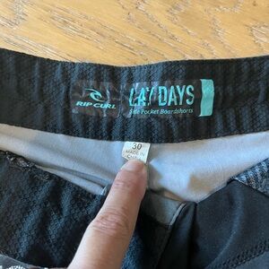 Ripcurl board shorts men’s size 30.  Excellent used condition!